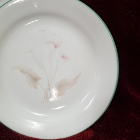 Corelle Corning Three Dreams Calla Lily Bread Plate Set of 4 - Picture 2 of 4